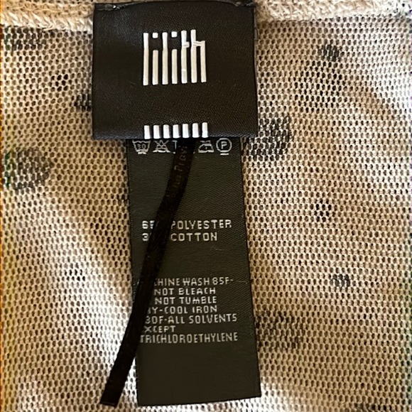 Lilith sheer mesh stretch dot shirt. Easily fits small/medium wearer size S/38 - Picture 6 of 8